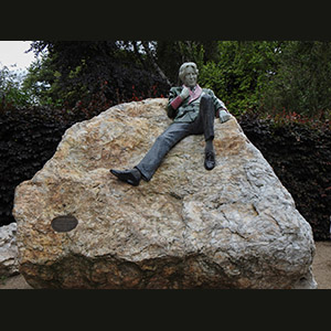 Dublin - Monument to Oscar Wilde
