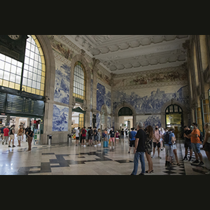Port - São Bento railway station