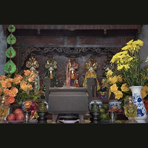 Hue - Hon Chen Temple