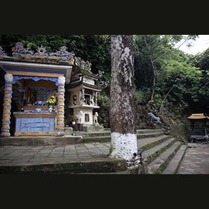 Hue - Hon Chen Temple