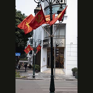 Hanoi - Contradictions